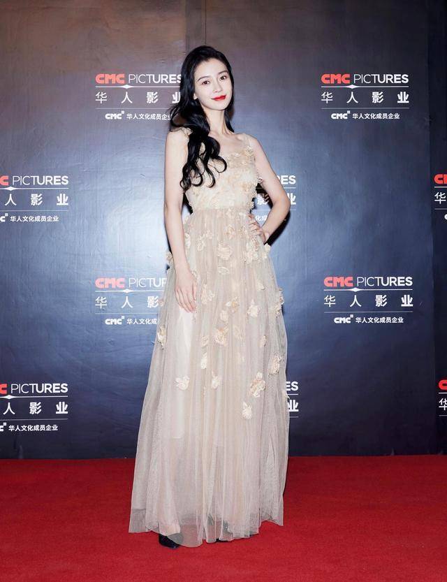 angelababy:迷茫却又淡然的眼神,美的令人心醉_八卦
