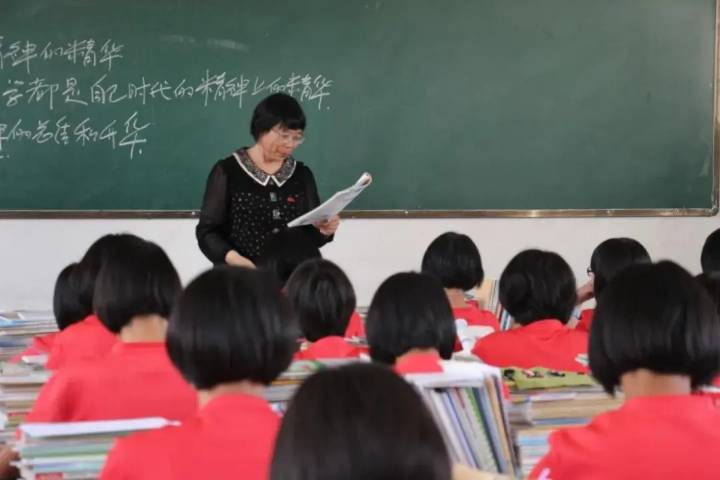 大学开学送孩子让进学校吗 984312ed18114c129677ed312c7cf123.jpeg