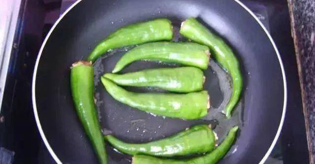 菠萝怎么吃不辣舌头 150a40226b1a4ad5814eae7e9ffb27b5.jpeg