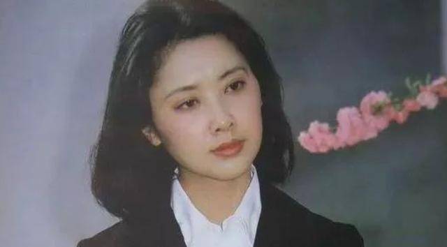 西游记女儿国国王朱琳因戏生情 6a66ce0067b14914954cabd4be55c049.jpeg