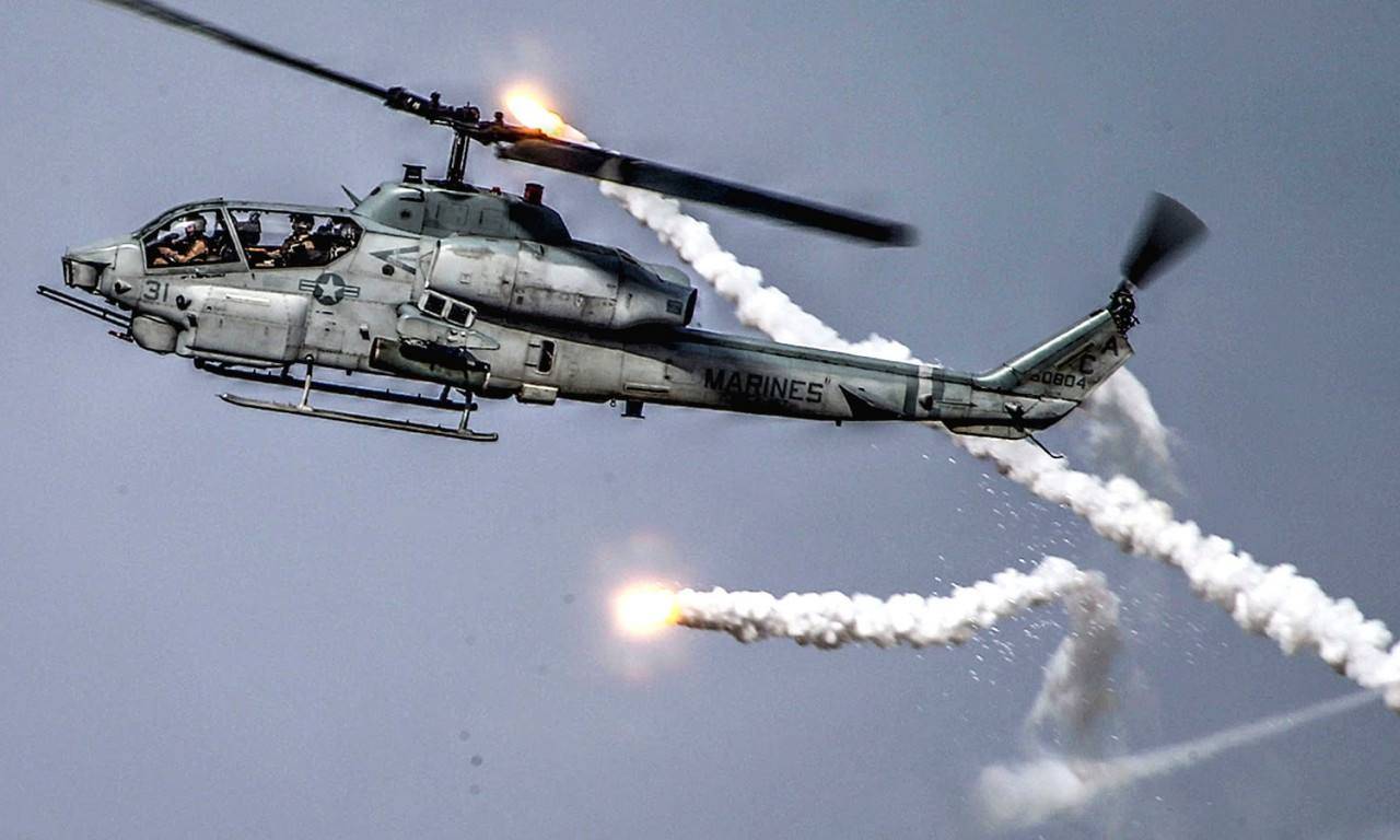 从"眼镜蛇"到"毒蛇",贝尔ah-1z武装直升机研发史