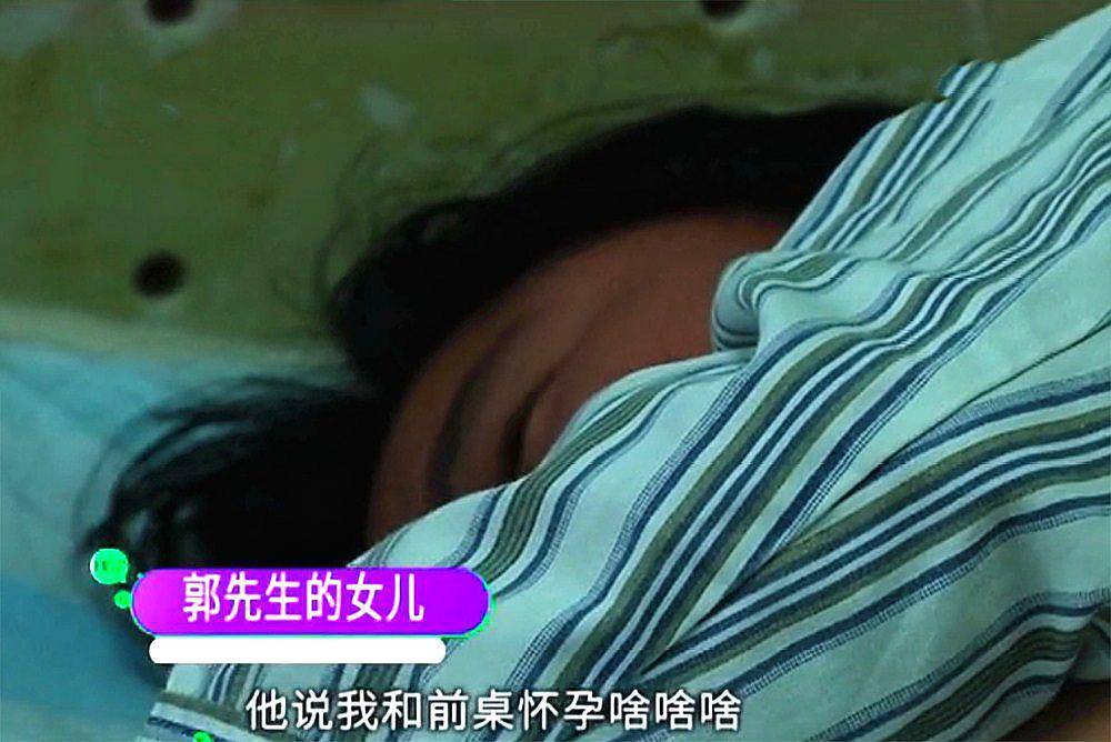 原创初中女生被传怀孕男同学还用剪刀刺伤她父亲哭诉心好痛