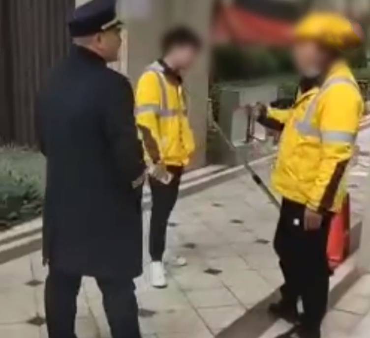 怎么样才能当一名外卖员 b83877af9028490f9f5537de0b77cb1b.jpeg