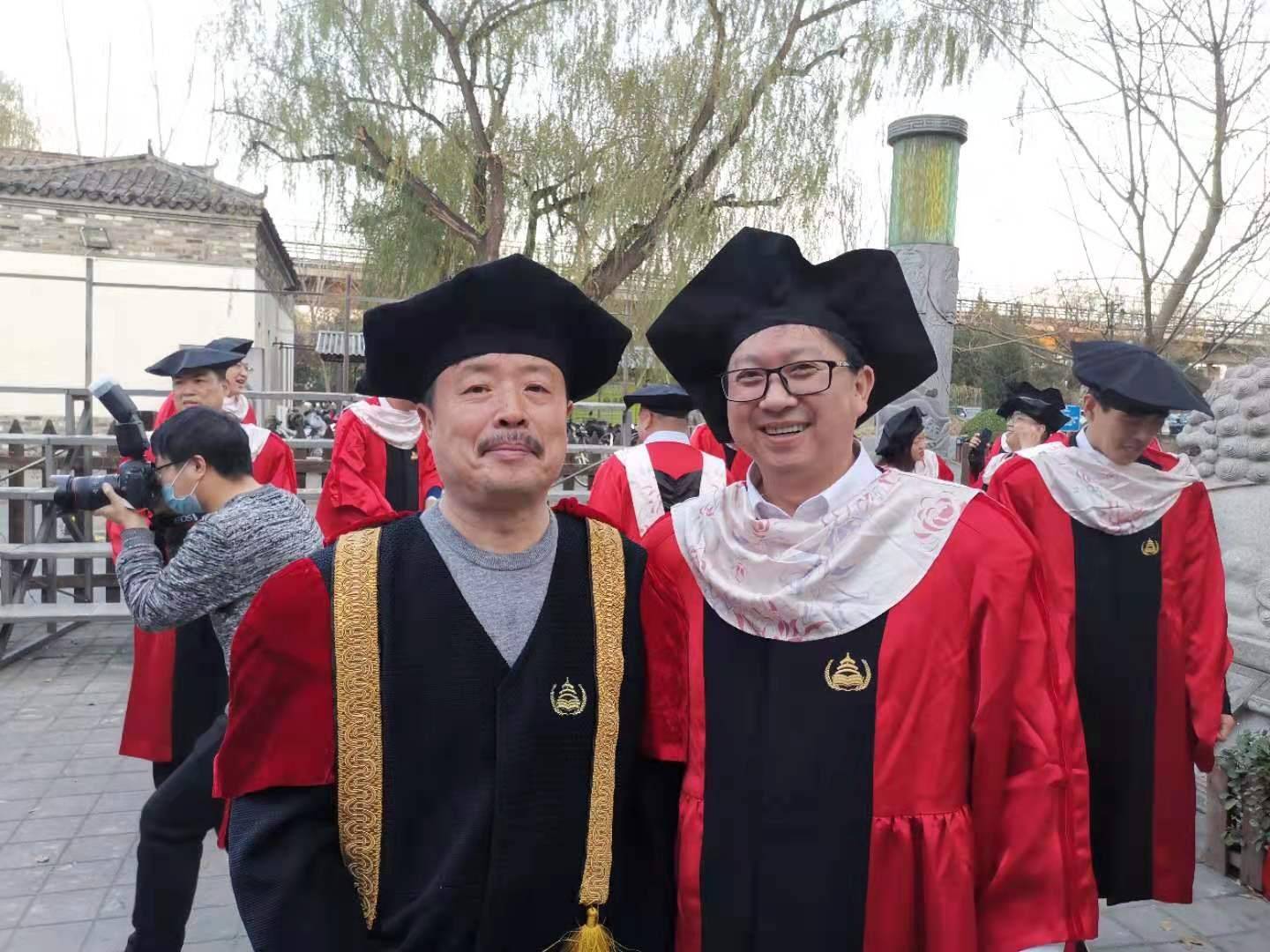 叶传铭毕业于清华大学emba