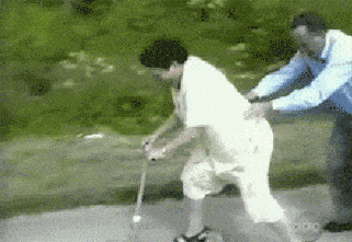 原创搞笑gif段子:就美女这一个小眼神,能看出她们关系并不是表面那么