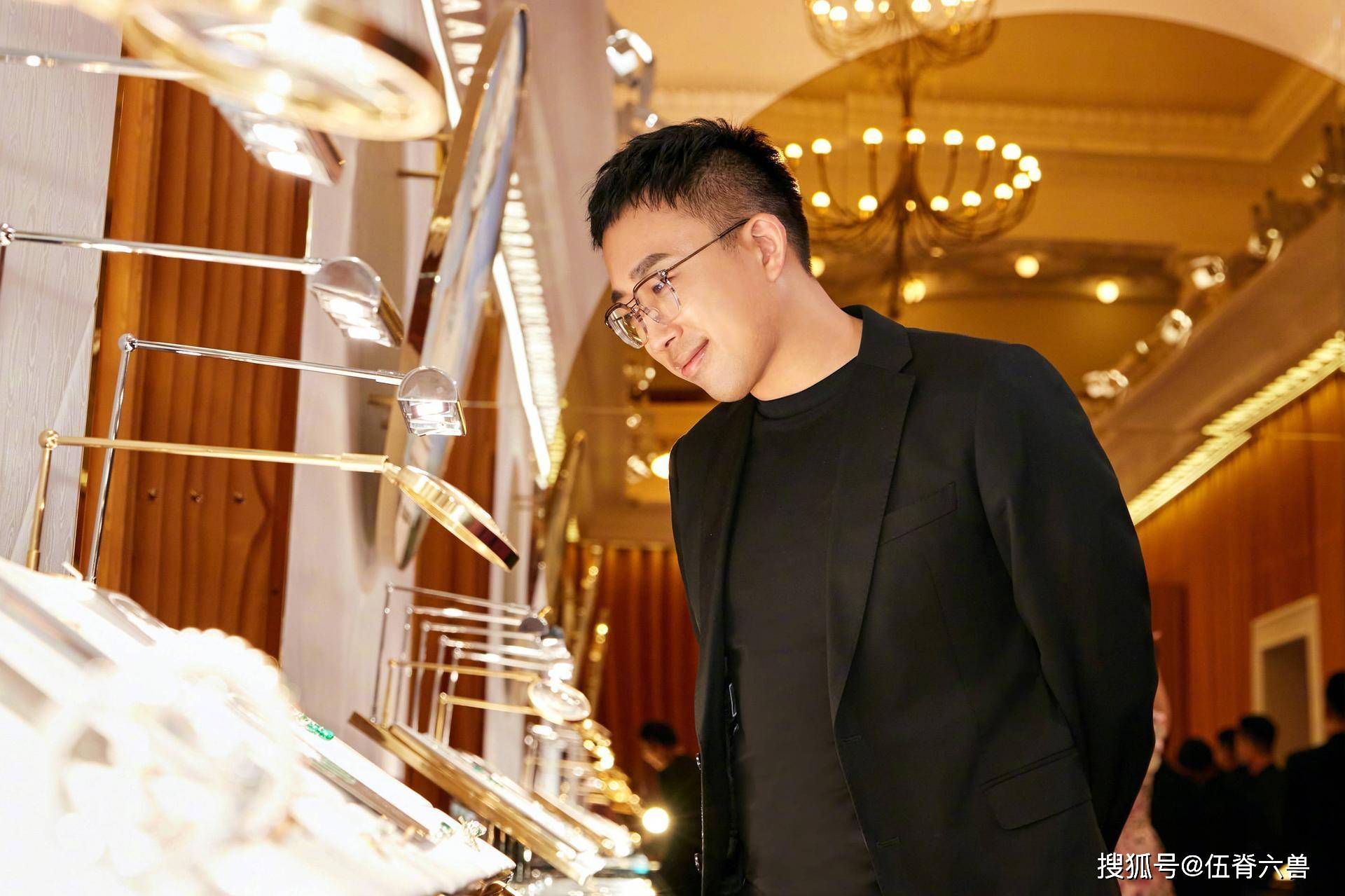 暗讽王一博？于正发文谈热播古装剧男主演技，