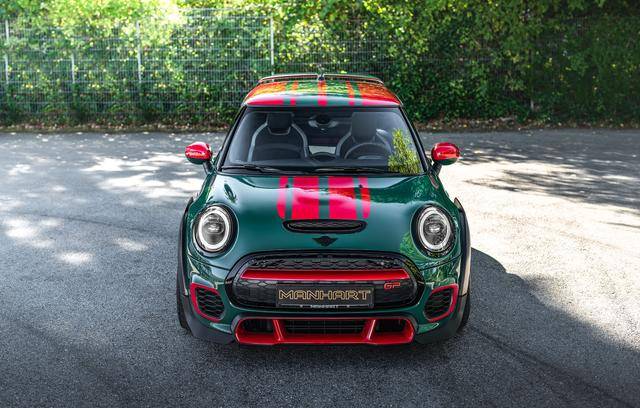 jcw基于mini john cooper works gp车型打造,设计上受到了英国赛车