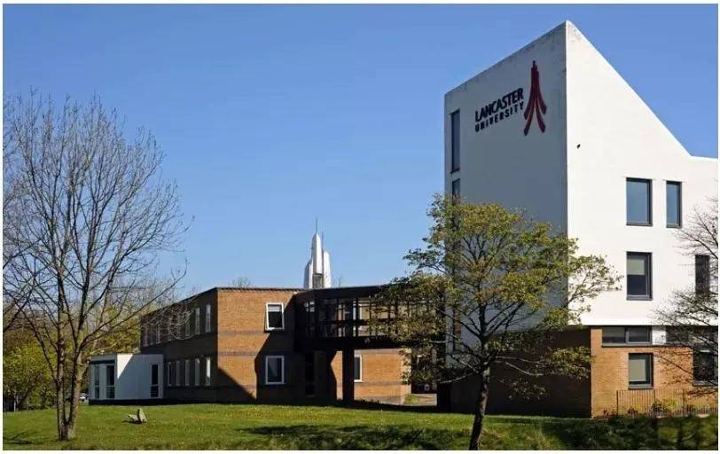 2013-2014经济学人全球商学院第20名 a-level: a*aa - abb 兰卡斯特