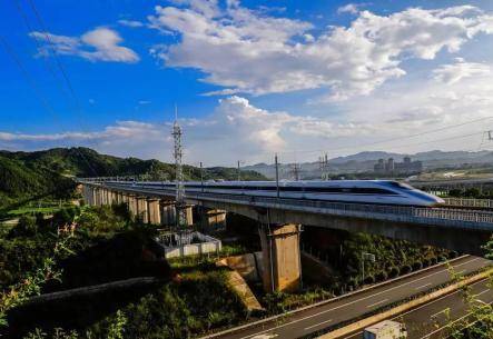 福建正规划建设一条新高铁，预计投资达1614亿，这两座城市有福了