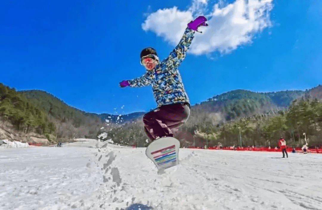 千米高山,十年品牌,临安大明山万松岭滑雪场昨天开滑!