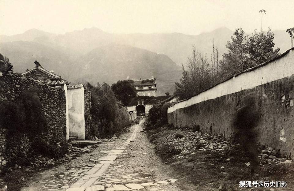 1922年云南大理老照片,大理崇圣寺宝塔与观音塘