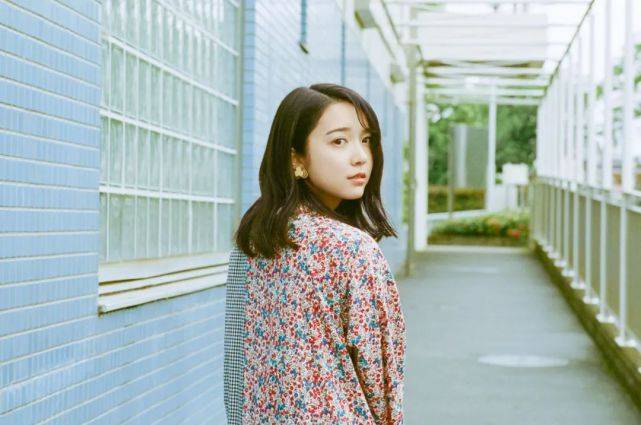 2020年的女明星排名_2020全球百大最美面孔,9位中国女星入围,周冬雨第2