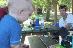 原创gif-搞笑段子:隔着屏幕都感觉到了姑娘的尴尬