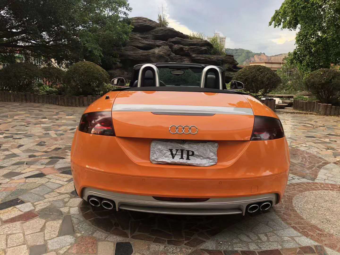 2015款奥迪tts售价11.8万,帅气的车身线条,硬朗中带着些许圆润