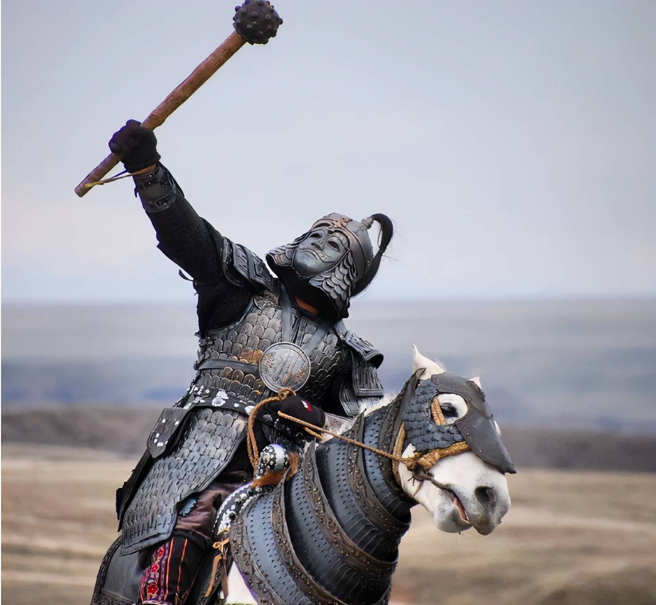 古代蒙古骑兵可以和欧洲重骑兵正面对抗他们使用了什么武器
