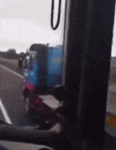 原创
搞笑GIF:老公新提的车,方圆十米内的老司机,眼睛被闪瞎