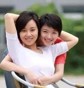 原创闫妮:离婚16年,却和前夫成了一辈子的亲人?她到底经历了什么