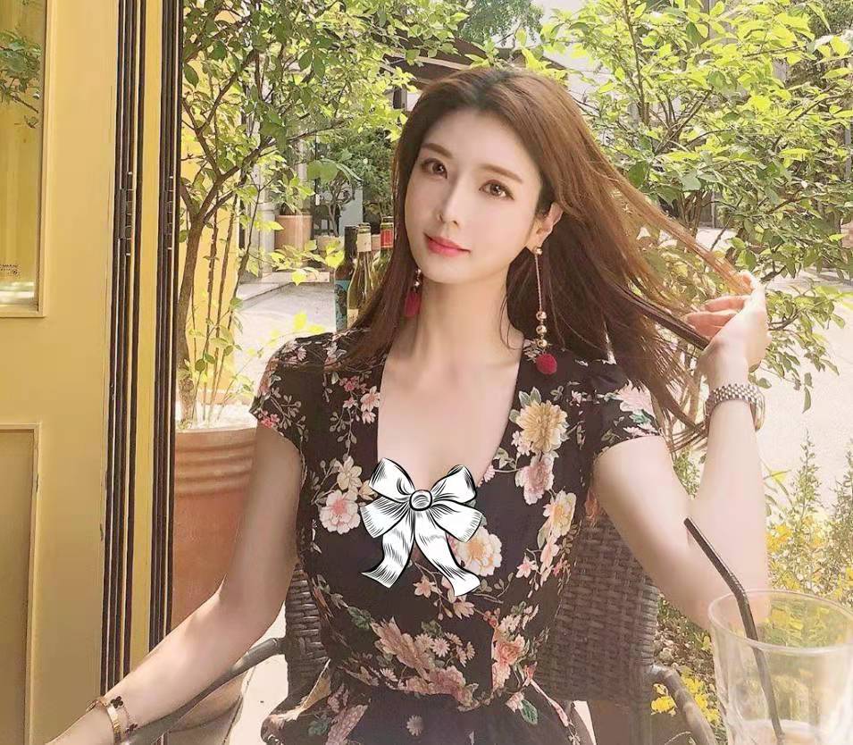 韩国健身女神 花容月貌魔鬼身材 潮流印花搭配出韩式时髦范