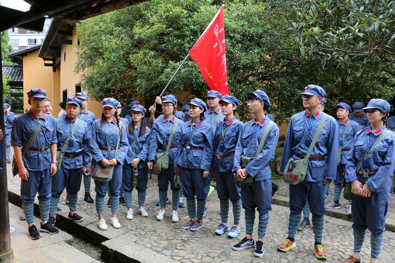 【十大外围足球平台app】
占据红色教育高地 结构中文域名有望实现跨越式生长应用(图1)