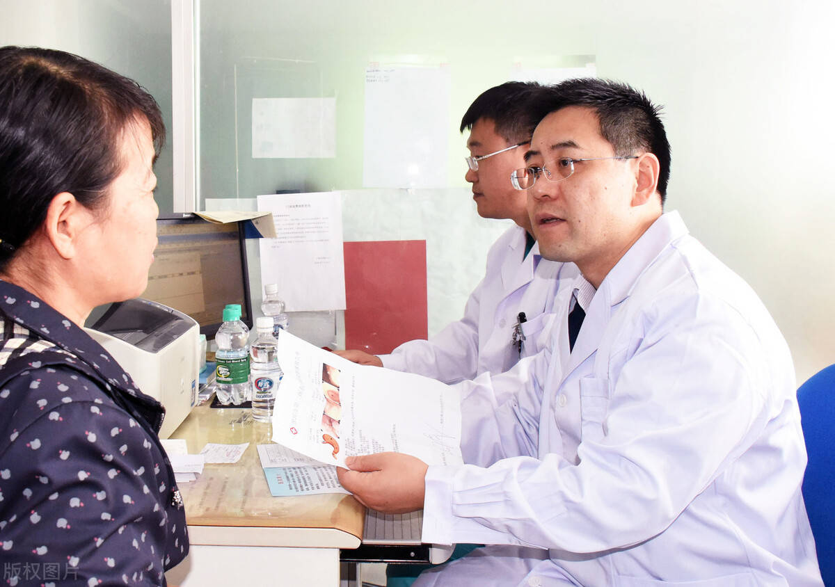 职场百科:副主任医师报考条件知多少!副主任医师的职责是什么?