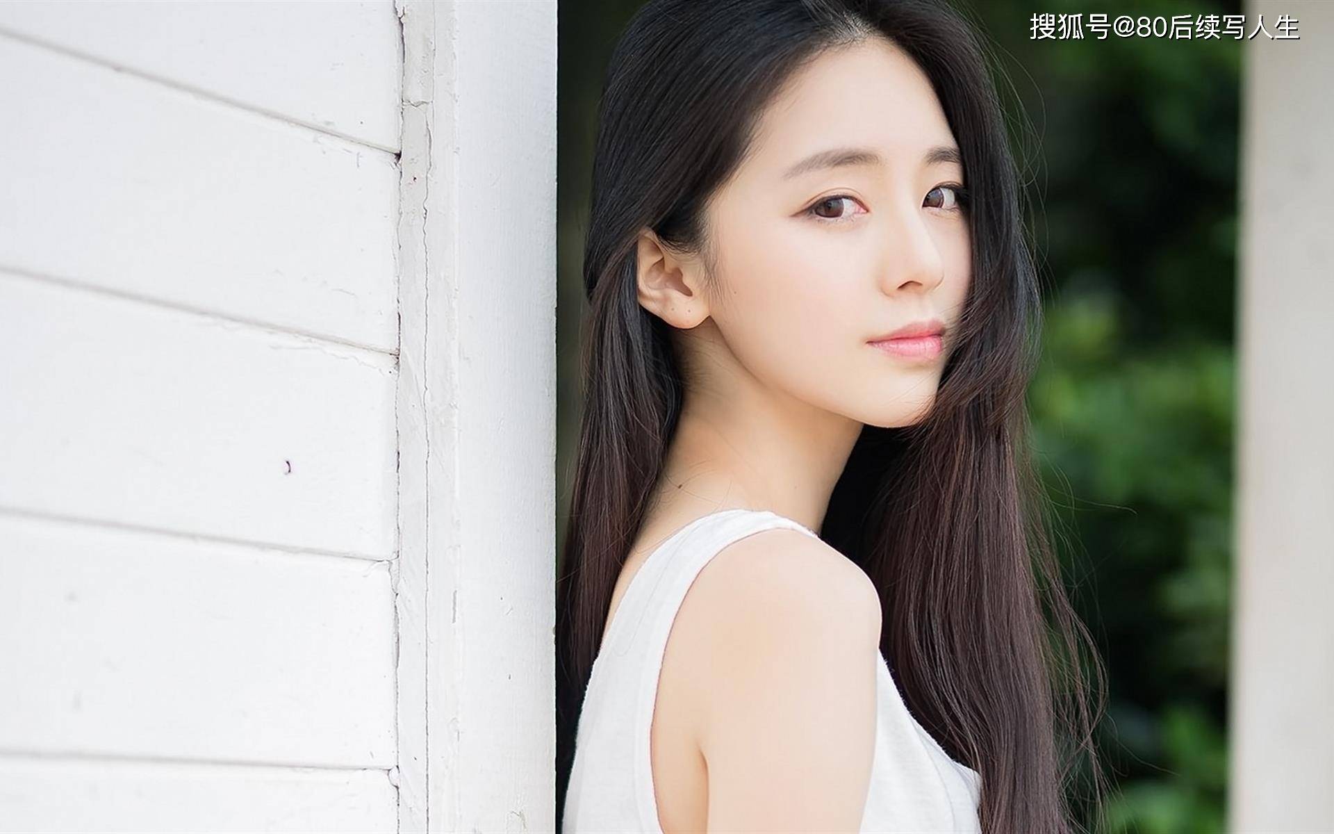 清新脱俗美女生活图片壁纸