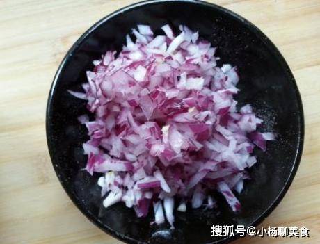 怎么煮大豆好吃而不变色 7a96dde7e5b8485e8e536b453f1bbb4b.jpeg