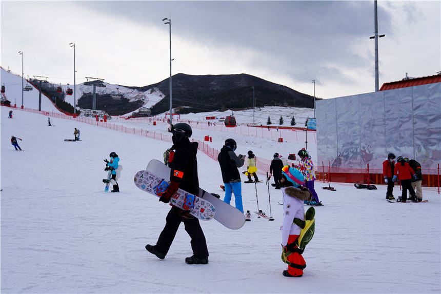 北京周边滑雪好去处,张家口崇礼这个滑雪场,3岁小朋友