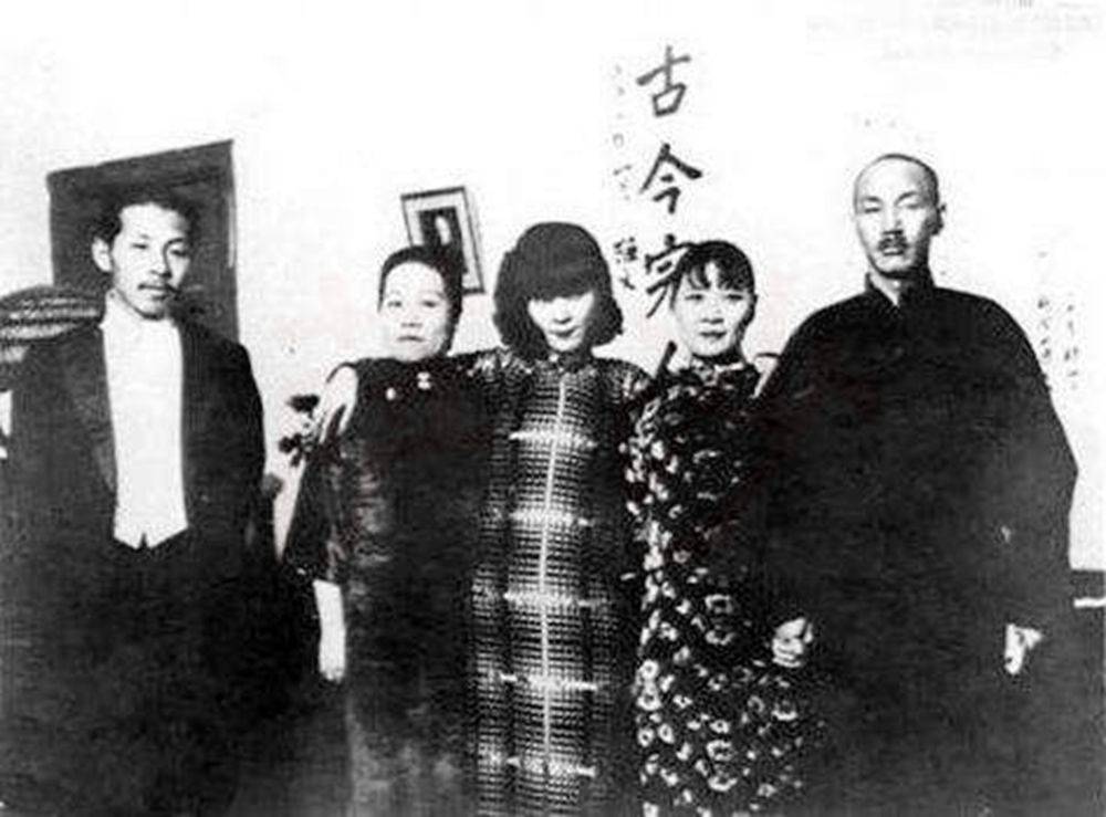 蒋介石为什么到了南京就扣押张学良？1936年12月25日西安事变结束