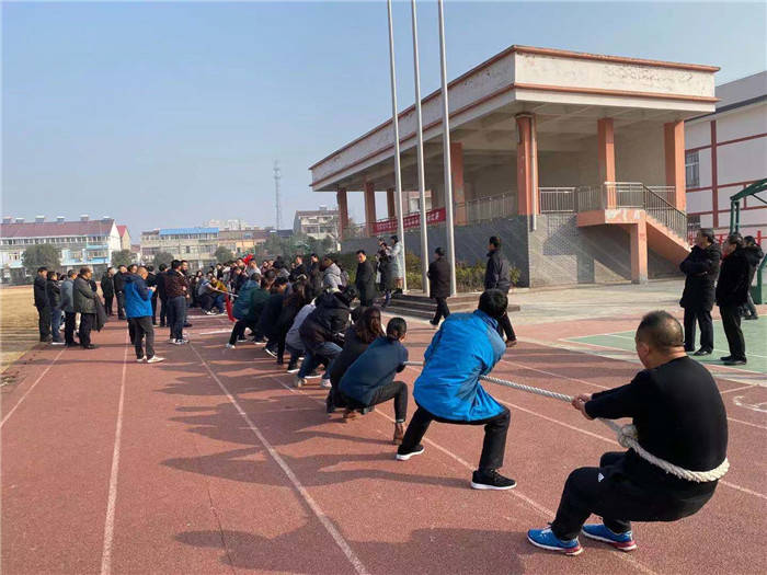 【江苏消息】12月28日,盱眙县马坝初级中学关工委联合体卫艺处,工会