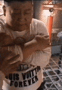 11〗这大哥在深思,我要不要回头看一眼媳妇,真的有点怕怕!