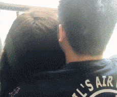 原创gif搞笑趣图:小伙子放心吧,和我结婚,你以后肯定会大红大紫