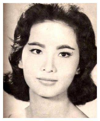 82岁女星去世!霍英东曾为她花上亿,还被汪明荃插足戴绿帽!