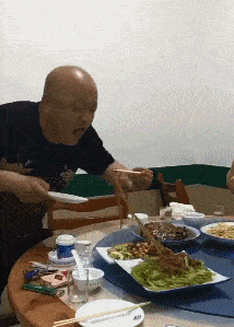 原创搞笑gif段子:乐极生悲,请节哀