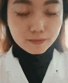 原创搞笑gif段子:5,小姐姐你这眼睛怎么感觉不像真的,难道眼睛可以