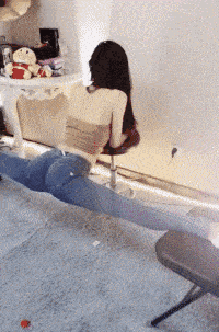 搞笑gif段子:7,小明回家高兴的对妈妈说: