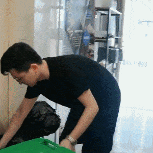 搞笑gif段子:9,美女diy冰激凌小姐姐停止你的操作你这样做把一个我吃