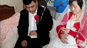 搞笑gif段子:这发箍送的不太美好啊