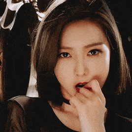 原创搞笑gif段子:妹子,你波操作,女的看了嫉妒,男的看了心动