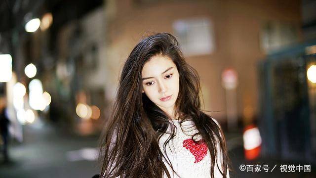 
“女儿 你弟完婚你咋才给两万” “妈 我一个月人为才三千”-开云app官网下载(图1)