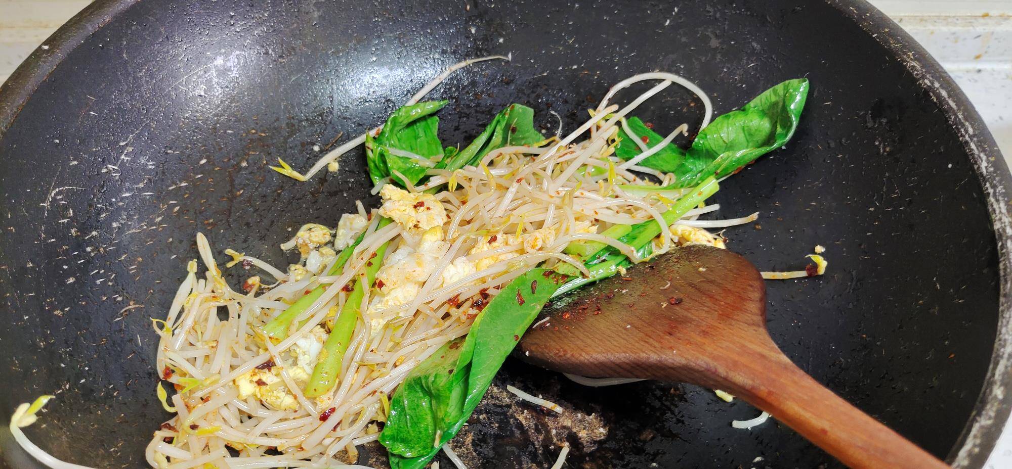 挂面做炒面的步骤 50bee56e84534203952ac76db3c1f58d.jpeg