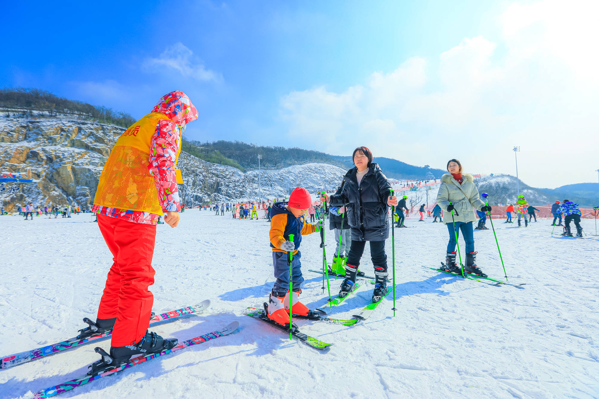 安吉云上草原星空滑雪场两天一夜游