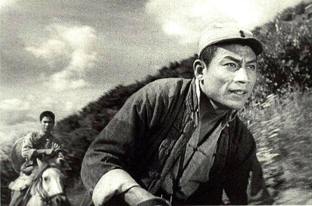 506070后童年记忆16位老电影中帅气侦察兵形象谁