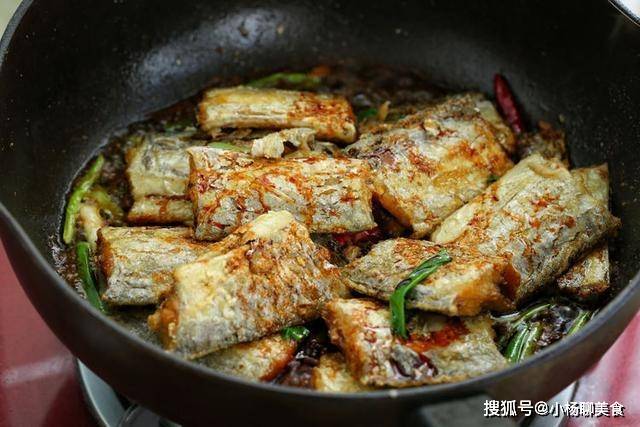 如何做红烧带鱼不柴 16dd68c0e341449eb344df2f933a738f.jpeg