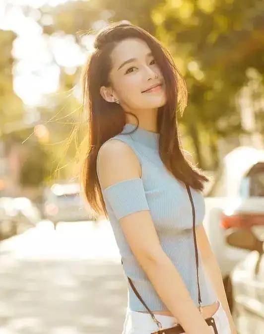 李沁也太好看了吧?这样的皮肤我也要!
