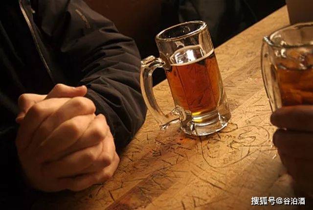 同样,之于吃饭约酒 同样有常常听到的一句话 "改天一起喝酒" "老说改