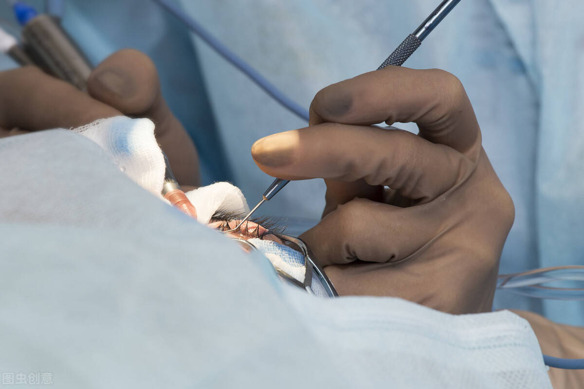 爱尔眼科深陷医患纠纷 一天内市值蒸发超200亿元(图11) 爱尔眼科深陷医患纠纷 一天内市值蒸发超200亿元(图11)