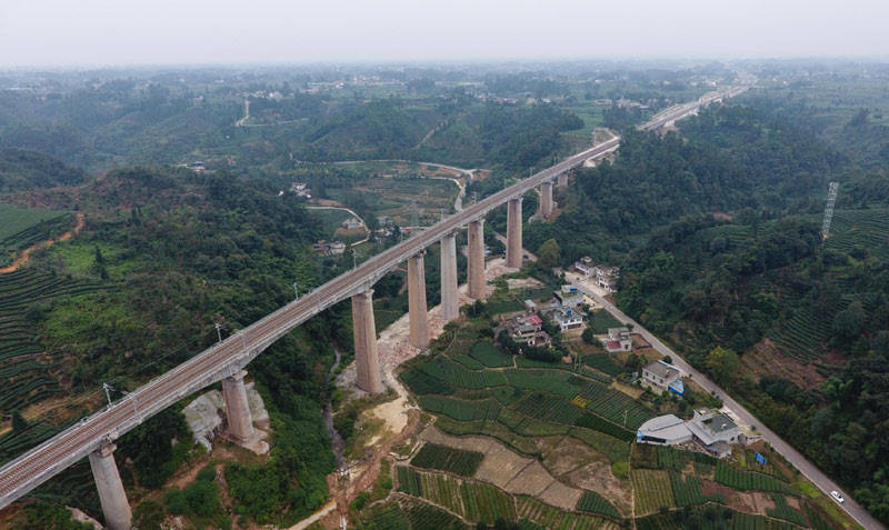 基建狂魔的又一震撼工程,神奇的“天路”川藏铁路,获批开建在即-搜狐大视野-搜狐新闻