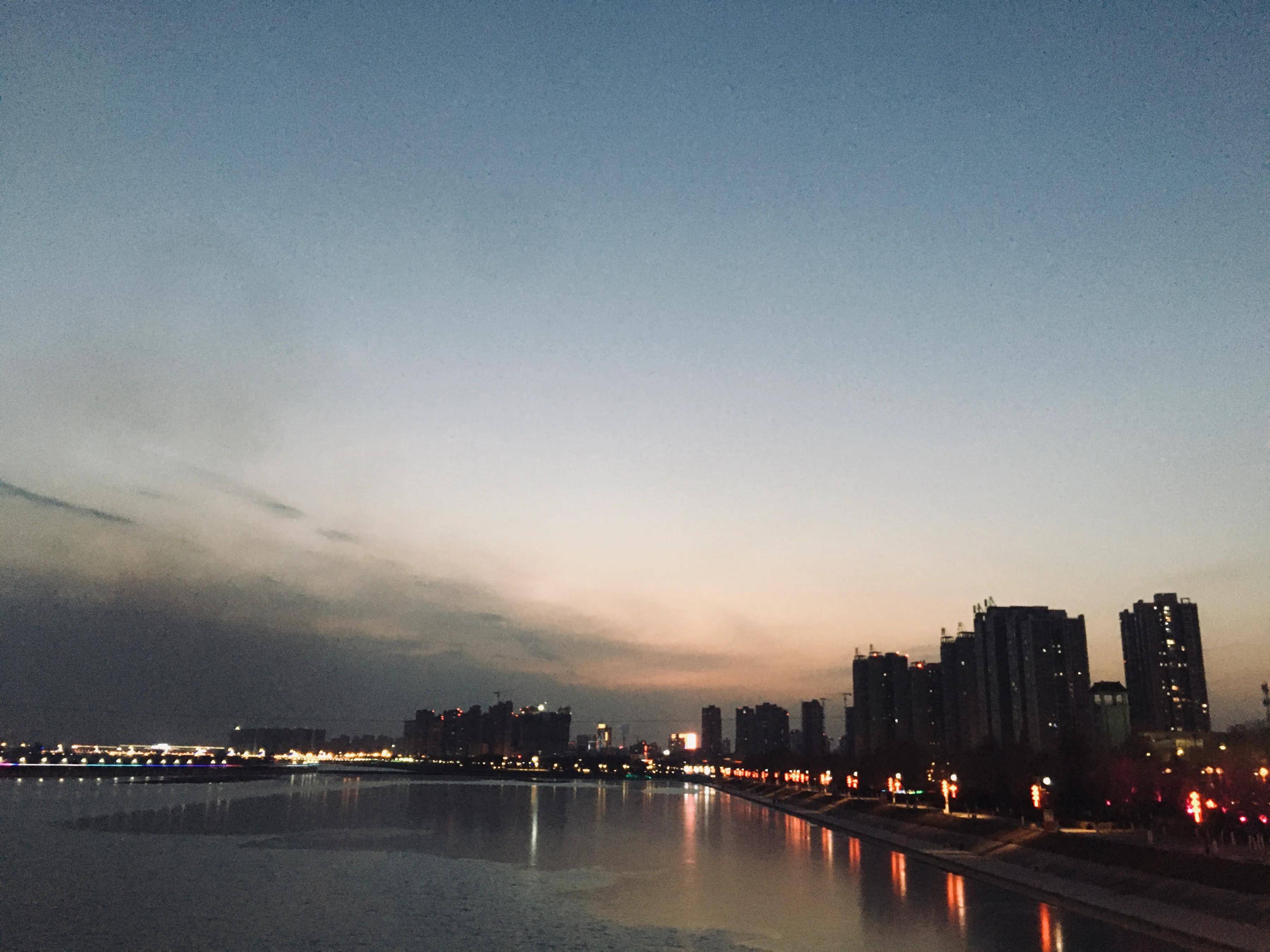 魅力陕西行·咸阳湖畔景色美
