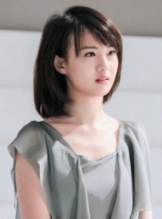 什么是“内娱第一小白花”?看郑爽18岁旧照后,