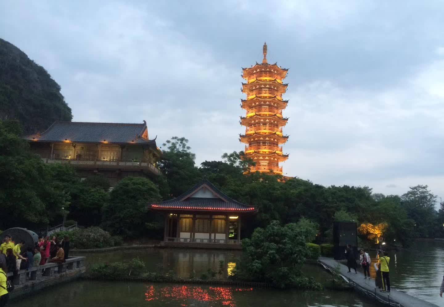 原创桂林山水甲天下,荔浦风景奇特艳,荔浦"壮歌村"日引上万游客